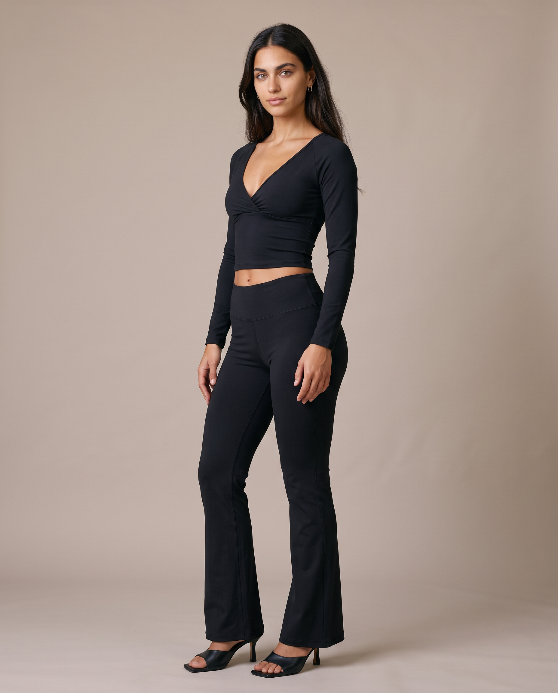 Conjunto Top Cruzado y Pantalon Acampanado color Black (Top+Pants), vista frontal