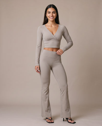 Conjunto Top Cruzado y Pantalon Acampanado color Grey (Top+Pants), vista frontal