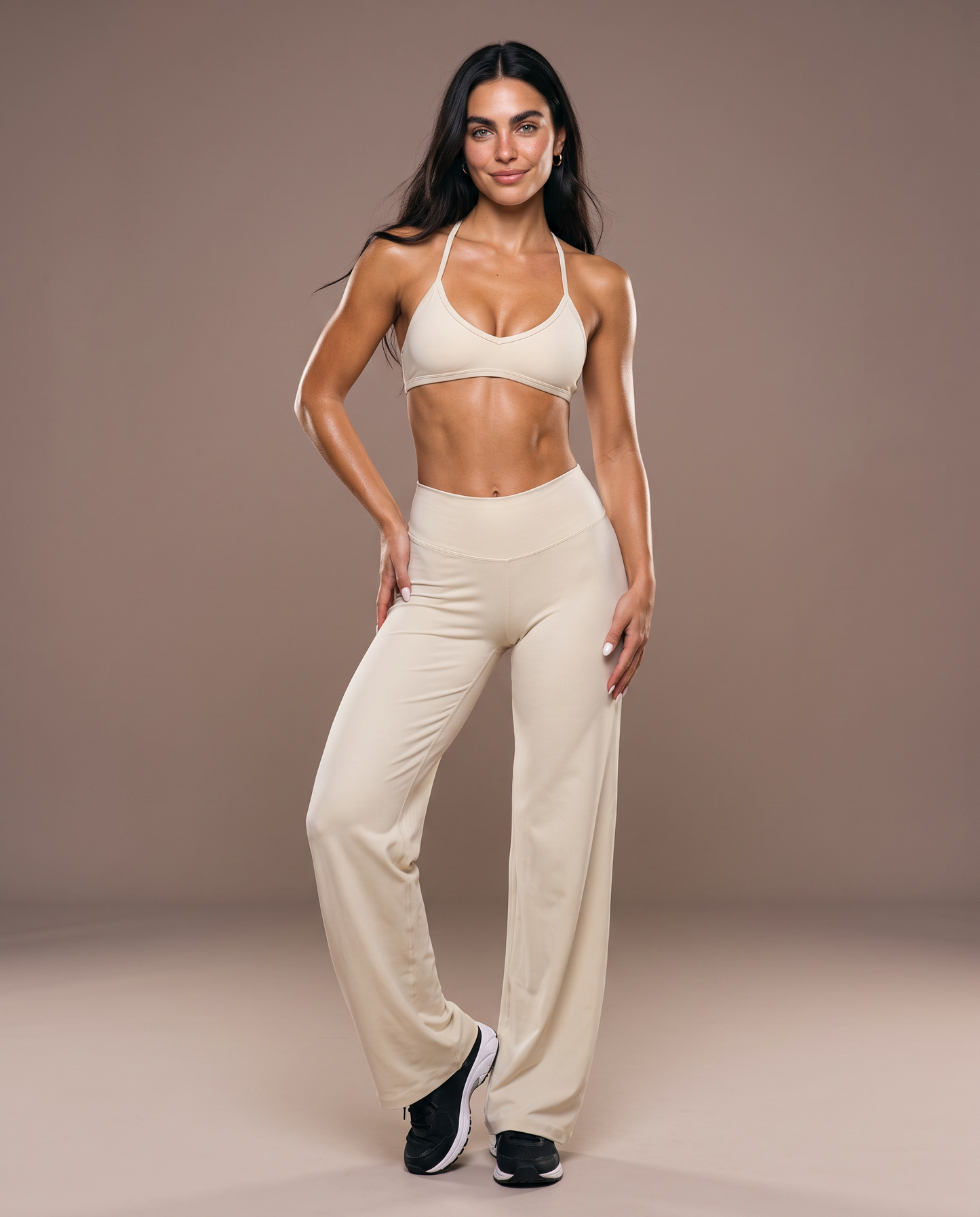 Conjunto Sujetador Halter y Pantalon Ancho color Beige, vista frontal