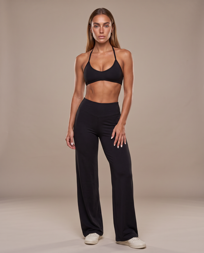 Conjunto Sujetador Halter y Pantalón Ancho color negro, vista frontal