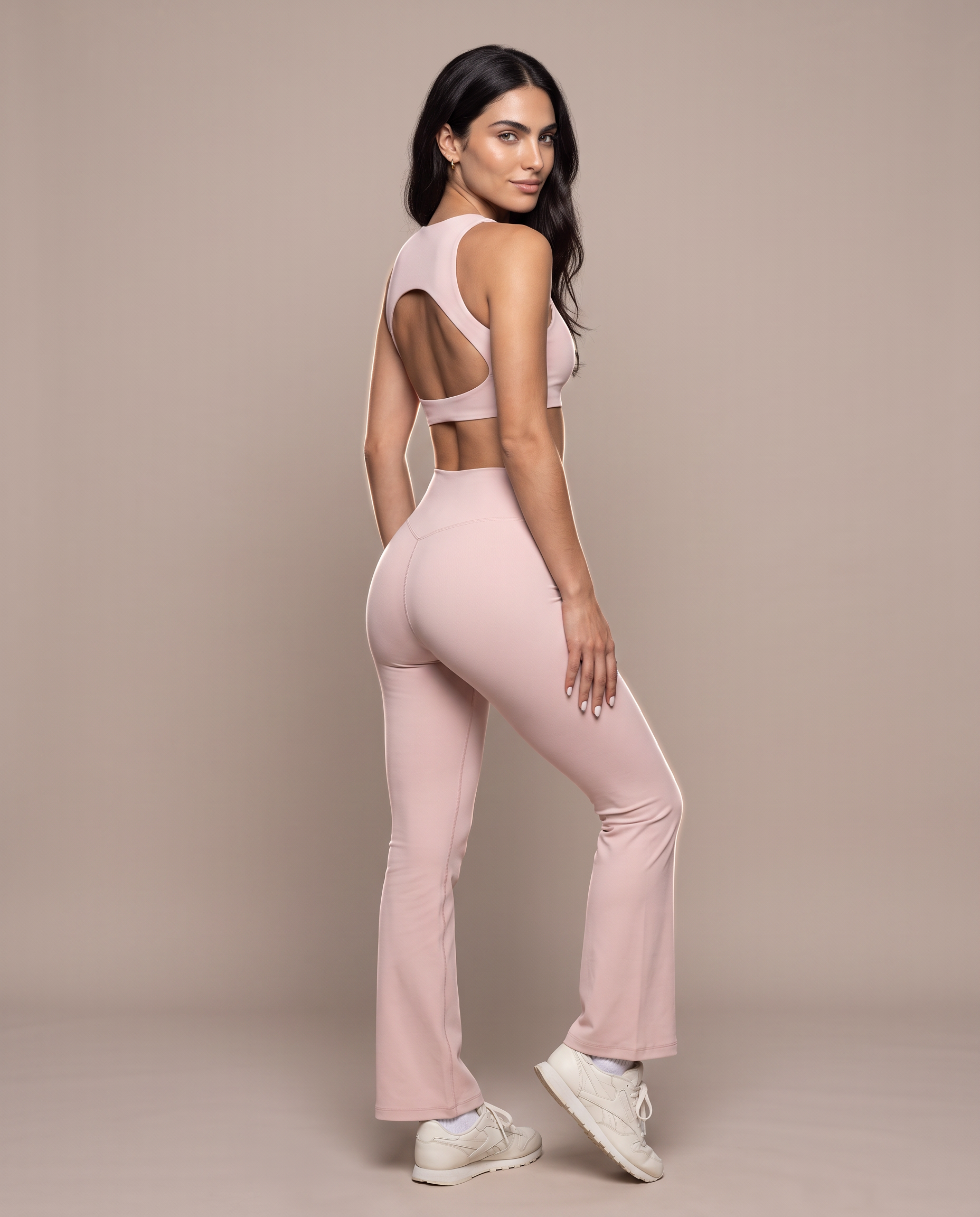 Conjunto Sujetador Espalda Abierta y Pantalon Acampanado color Pink, vista de espalda